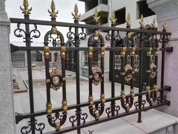 鋁藝圍欄